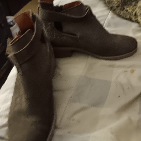 TARA M KEEGAN ANKLE BOOTS - Picture 11 of 12